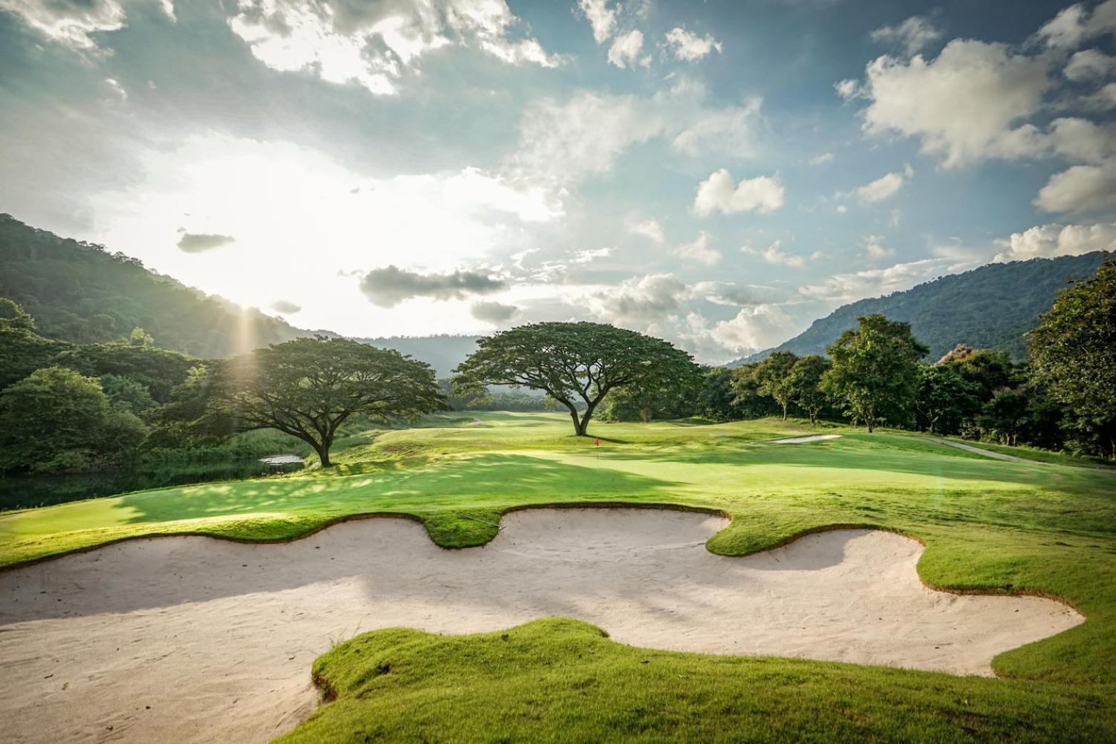 Royal Hills Golf Resort & Spa Nakhon Nayok Eksteriør bilde